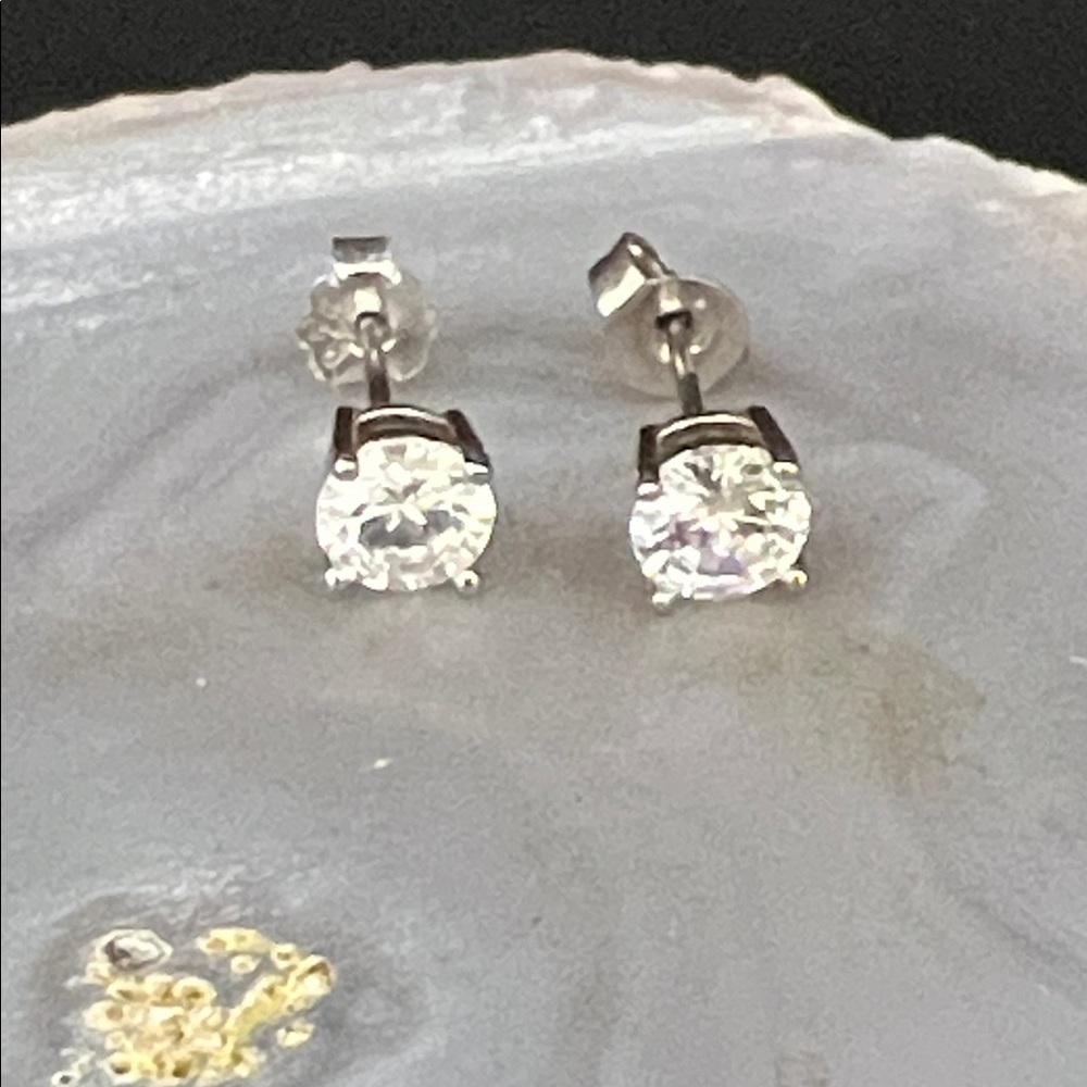 Classic 925 Sterling Silver Round Cut Cubic Zirconia Stud Earrings